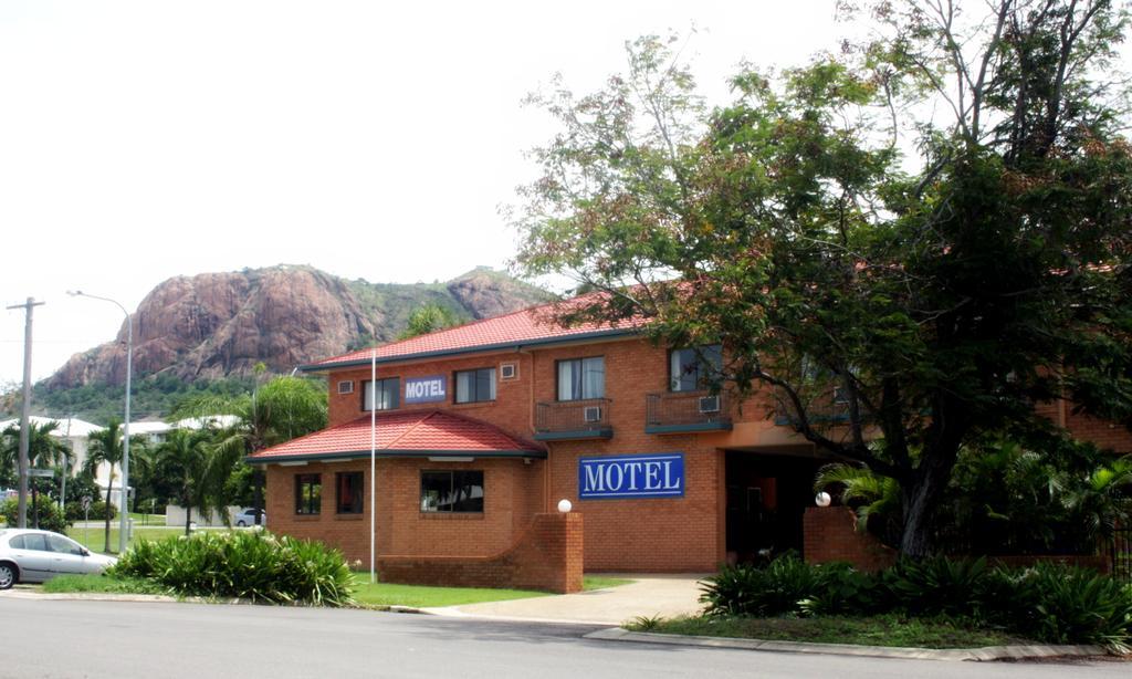 Castle Crest Motel Townsville Buitenkant foto